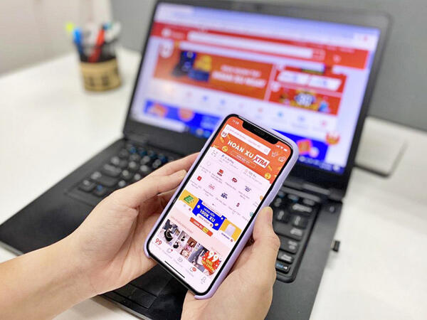 Livestream bán hàng và trách nhiệm pháp lý của KOL, KOC