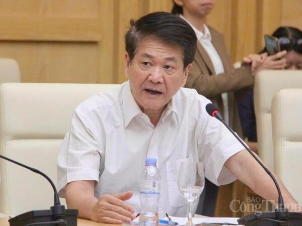 Doanh nghiệp xăng dầu chuẩn bị sẵn sàng cho lộ trình chuyển đổi E10