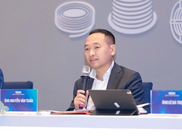 ĐHĐCĐ Gelex: Có thể tăng sở hữu Eximbank lên 15% nếu luật định cho phép, cử đại diện tham gia HĐQT ngân hàng