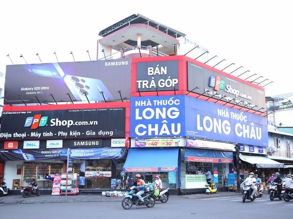 Nhóm quỹ Dragon Capital và Gates Foundation Trust trở thành cổ đông lớn tại FPT Retail