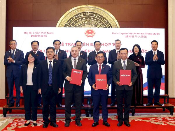 Vietjet và SPDB Financial Leasing ký kết thỏa thuận tài trợ thuê mua 10 tàu bay Comac