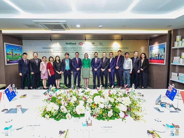 HSBC thu xếp tiện ích tín dụng do Tổ chức Tài chính Xuất khẩu Australia bảo lãnh cho dự án cầu đi bộ của Nutifood