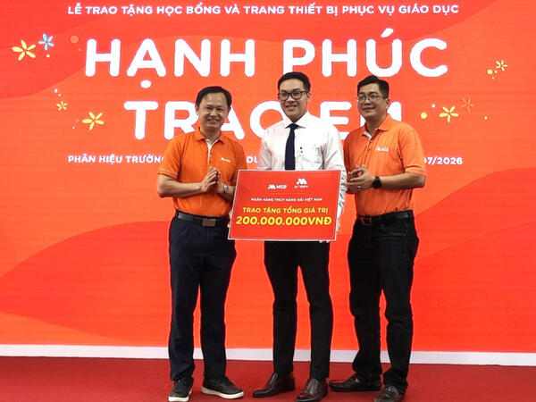 BDU Cà Mau tiếp nhận trang thiết bị và nguồn tài trợ học bổng từ Ngân hàng MSB