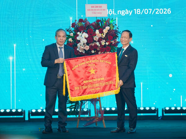 ABBank nhận Cờ thi đua của Ngân hàng Nhà nước, ghi nhận nỗ lực đổi mới và phát triển bền vững