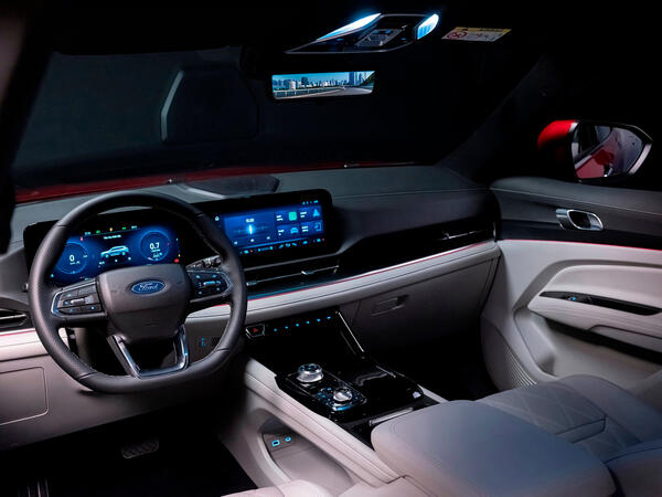 Ford Việt Nam ra mắt Territory Platinum