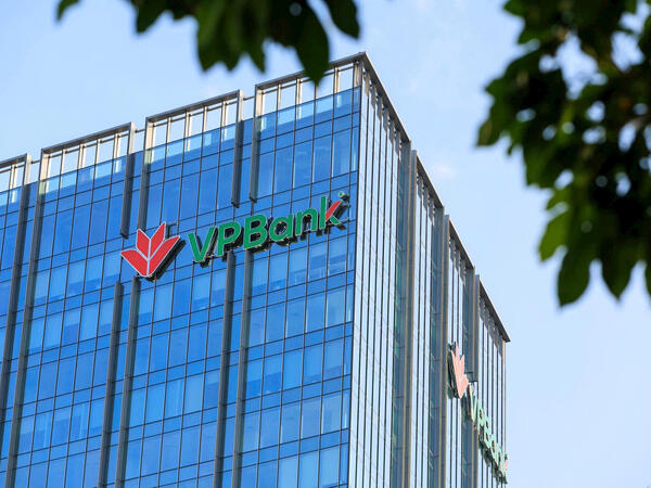Chất lượng tài sản tiếp tục cải thiện, VPBank được nhiều CTCK đánh giá tích cực