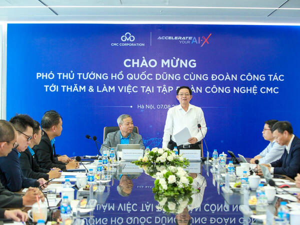 Phó Thủ tướng Hồ Quốc Dũng thăm và làm việc tại Tập đoàn Công nghệ CMC