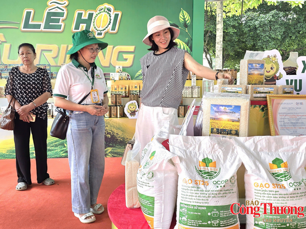 Khai mạc khu trưng bày 400 gian hàng kết nối sầu riêng Đắk Lắk