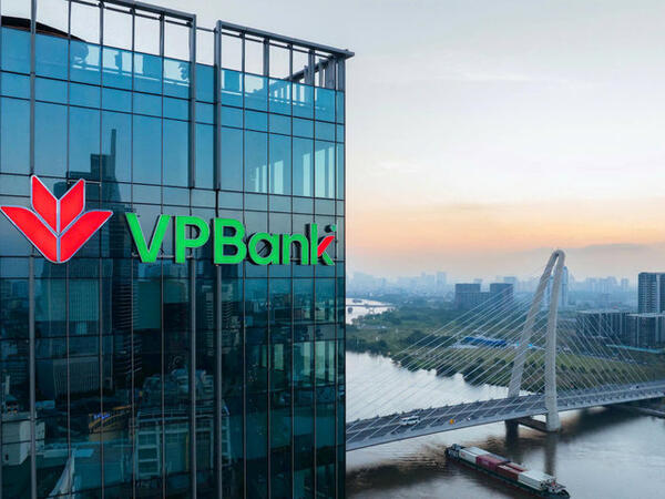 Chứng khoán Vietcap: ROE của VPBank liên tục cải thiện từ khi SMBC thành cổ đông chiến lược
