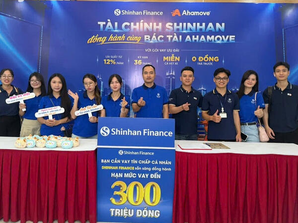 Shinhan Finance tiếp sức tài xế Ahamove, gắn kết giải pháp tài chính với sinh kế
