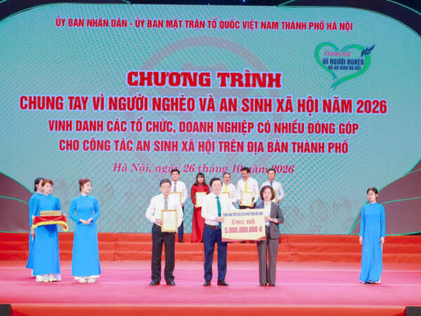 BIDV ủng hộ 5 tỷ đồng Quỹ Vì người nghèo và công tác an sinh xã hội TP. Hà Nội