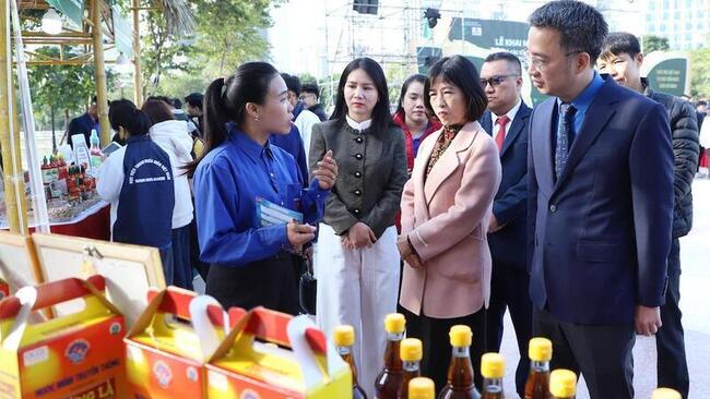 Khai mạc triển lãm các sản phẩm khởi nghiệp của thanh niên