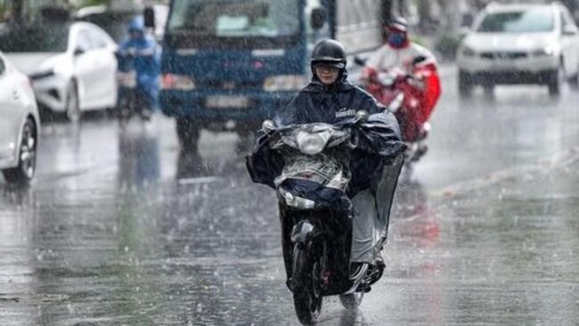 Dự báo thời tiết ngày 9/7: Bắc Bộ mưa dông, Trung Bộ nắng nóng