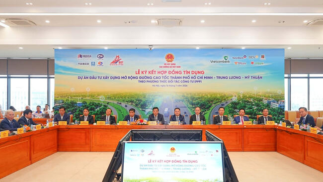 Vietcombank làm đầu mối thu xếp hơn 27.000 tỷ đồng cho vay hợp vốn Dự án đầu tư xây dựng mở rộng đường cao tốc TP. HCM - Trung Lương - Mỹ Thuận