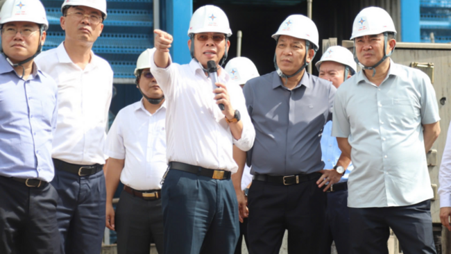 Lãnh đạo cấp cao EVN và TKV làm việc tại Nhiện điện Vĩnh Tân 4