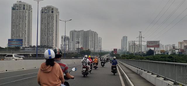 Người mua nhà chờ bất động sản giảm giá - Ảnh 1. Người mua nhà chờ bất động sản giảm giá - Ảnh 1.