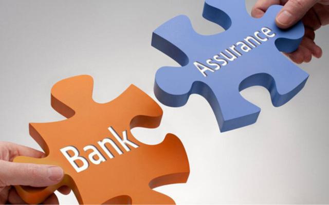 Cập nhật diễn biến cuộc đua tranh giành miếng bánh bancassuarance của các nhà băng - Quán quân mùa giải 2021 VIB đang tạm nhường chỗ cho ACB, MB. - Ảnh 2.