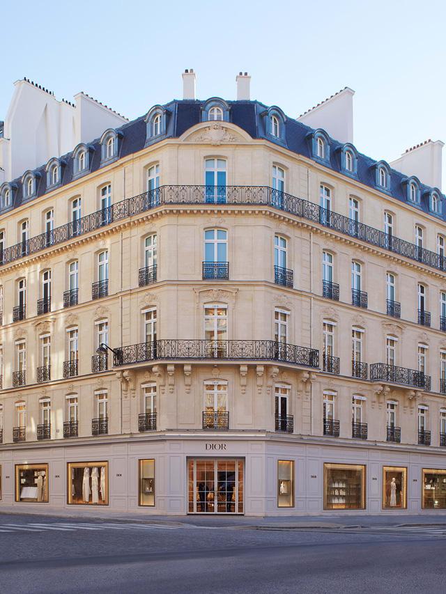 CEO nâng tầm Dior từ biểu tượng thu nhỏ của thời trang Pháp thành siêu thương hiệu gây bão toàn cầu: Với ngành xa xỉ, cần đem sự hỗn loạn vào trong kinh doanh - Ảnh 1.
