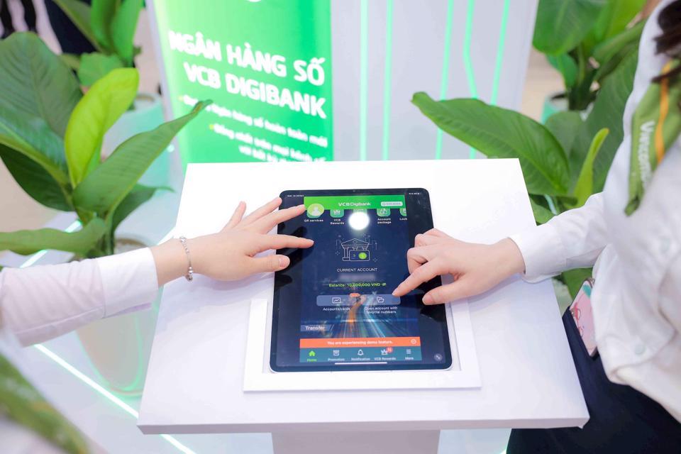 Vietcombank Ba Đình khai trương trụ sở mới - Ảnh 4