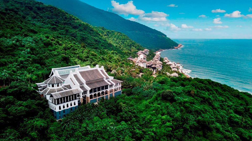 InterContinental Danang Sun Peninsula Resort - khu nghỉ dưỡng thân thiện môi trường nhất thế giới do Business Traveller bình chọn. Ảnh Sun Property