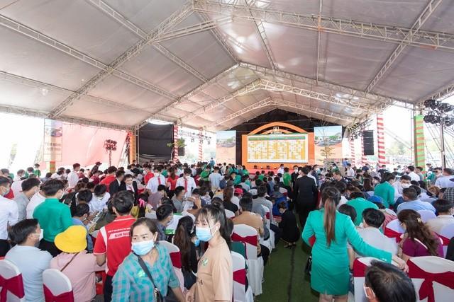 Nhiều “ông lớn” đặt cược vào bất động sản Bình Dương - Ảnh 2. Nhiều “ông lớn” đặt cược vào bất động sản Bình Dương - Ảnh 2.