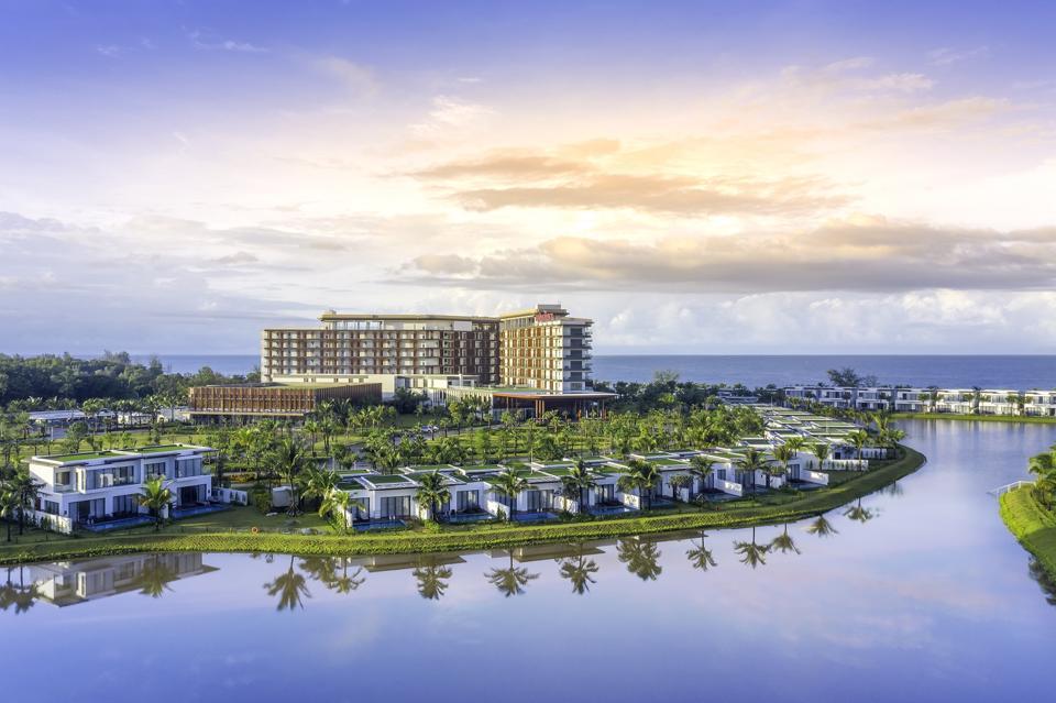 Vẻ đẹp yên bình của khu nghỉ dưỡng Mövenpick Resort Waverly Phú Quốc