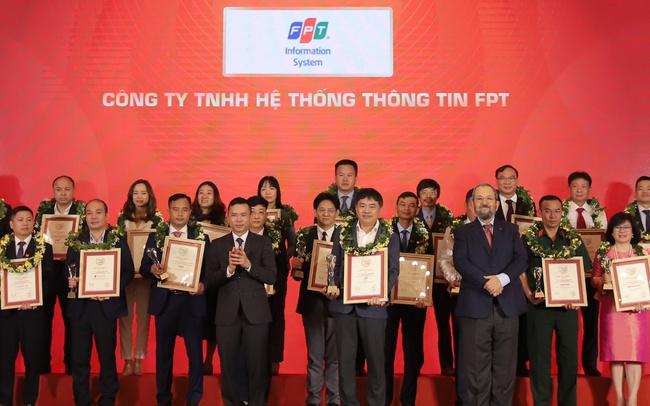 FPT IS được vinh danh tại Lễ trao giải Top 10 Công ty Uy tín FPT IS được vinh danh tại Lễ trao giải Top 10 Công ty Uy tín