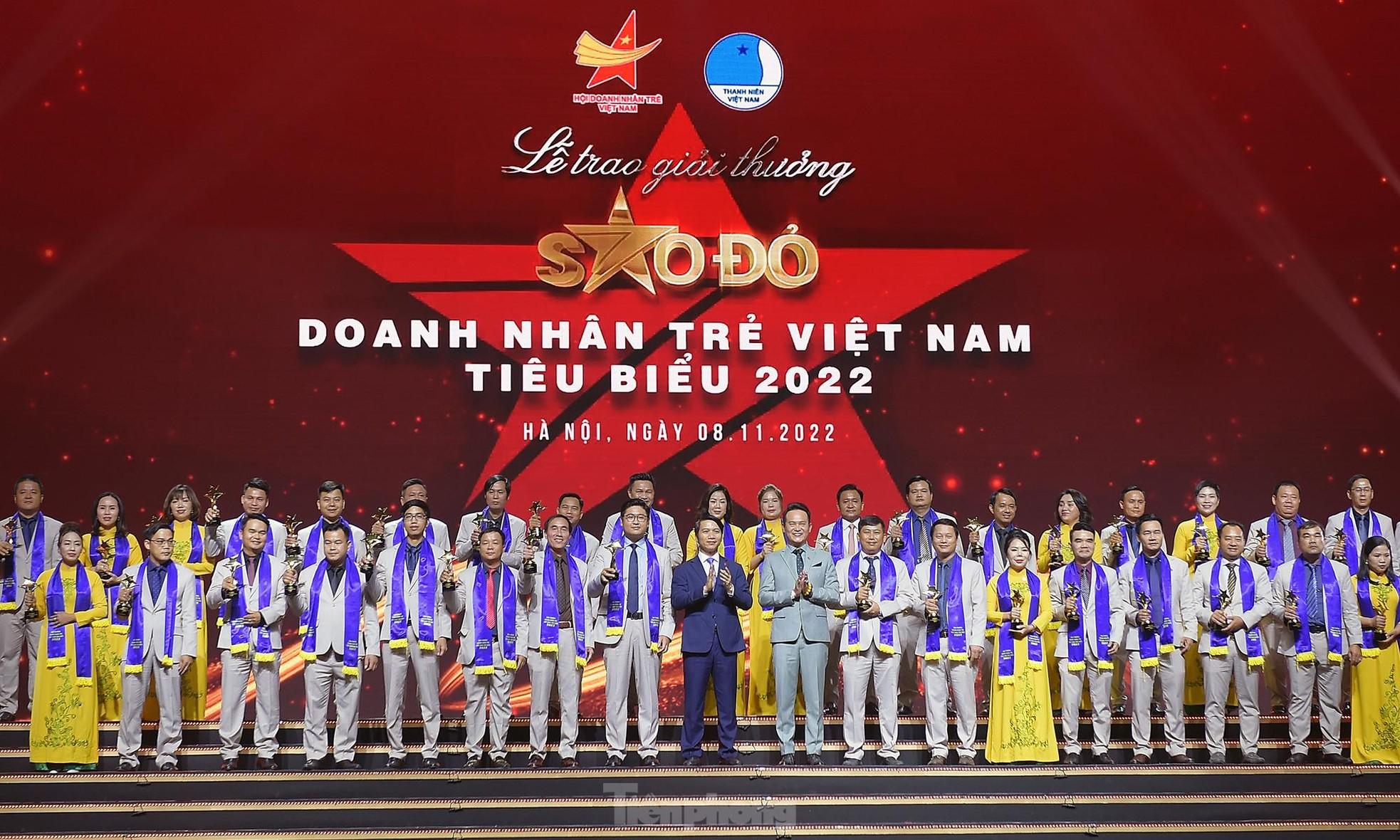 Vinh danh 10 doanh nhân trẻ xuất sắc nhận Giải thưởng Sao Đỏ năm 2022 ảnh 8