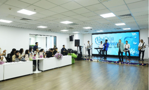 VHA Holding thay áo mới với phương châm tái thiết định vị, vững bước tiến lên - Ảnh 3. VHA Holding thay áo mới với phương châm tái thiết định vị, vững bước tiến lên - Ảnh 3.