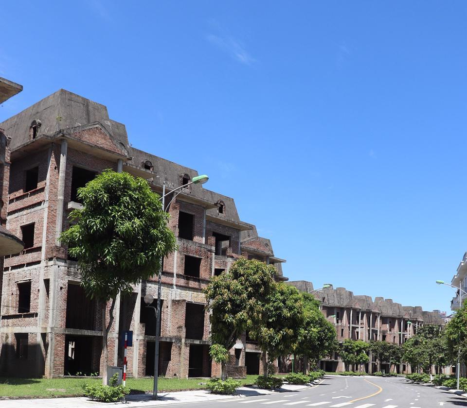 Thị trường BĐS đang gặp nhiều khó khăn do pháp lý và thiếu nguồn vốn đầu tư.