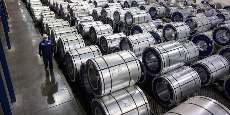 Nhà sản xuất thép Severstal của Nga báo cáo sản lượng thép quý IV tăng 3% so với quý trước đó. Ảnh: WSJ