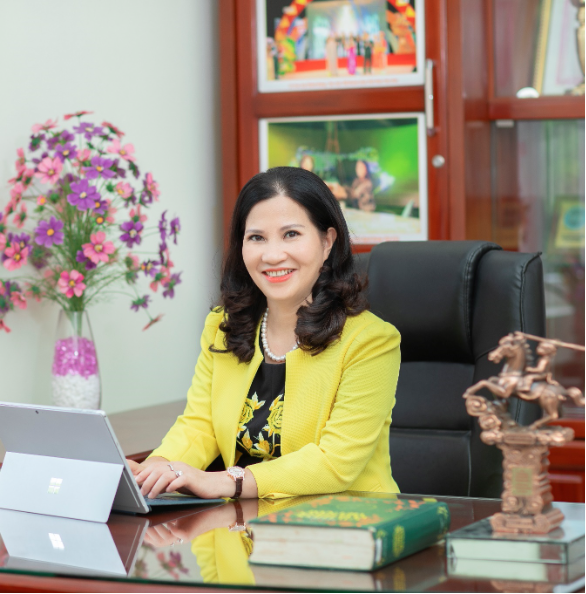 Bí quyết hướng nghiệp cho con của CEO Dược phẩm Tâm Bình - Ảnh 1. Bí quyết hướng nghiệp cho con của CEO Dược phẩm Tâm Bình - Ảnh 1.