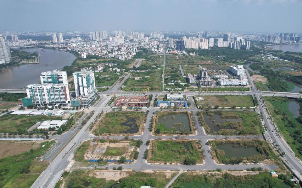 Các lô đất bị bỏ cọc ở Thủ Thiêm, TP Hồ Chí Minh