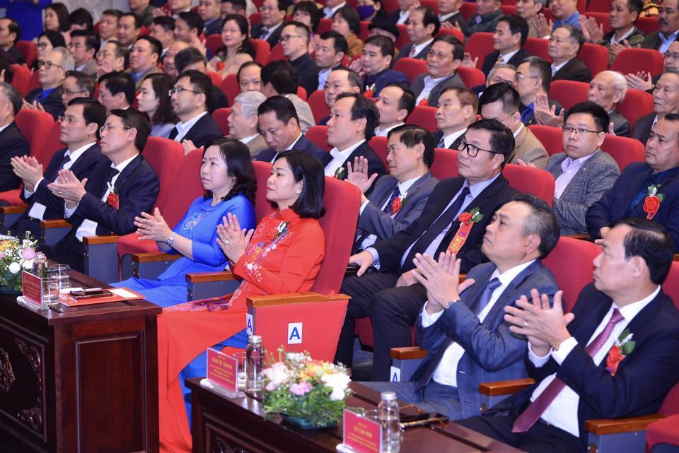 Các đại biểu tham dự lễ kỷ niệm. 