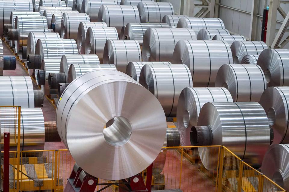 Giá thép kỳ hạn tiếp tục tăng nhẹ. Ảnh: ET