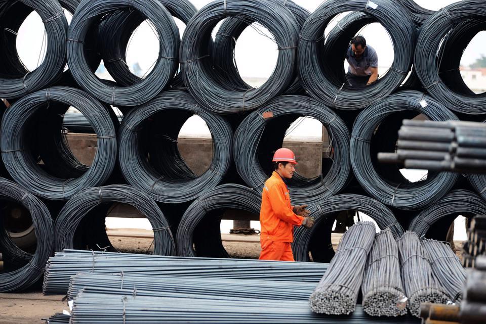 Giá thép kỳ hạn đồng loạt tăng mạnh. Ảnh: financialtribune