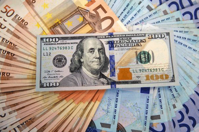 Tỷ giá USD giảm sâu trong ngân hàng. Ảnh minh họa.