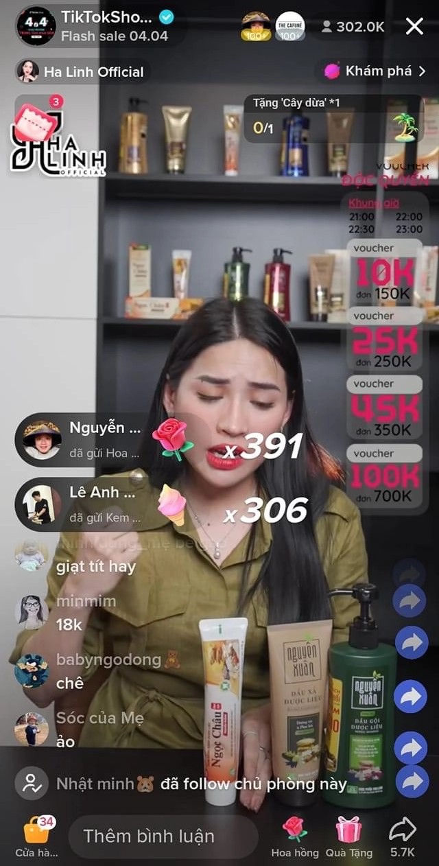 Vụ 'chiến thần tóp tóp' bán dầu gội 18k: Bẻ lái bất ngờ trong livestream, bị netizen trách PR lố  - Ảnh 2.