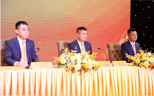 Đoàn Chủ toạ ĐHĐCĐ thường niên 2023 LienVietPostBank.