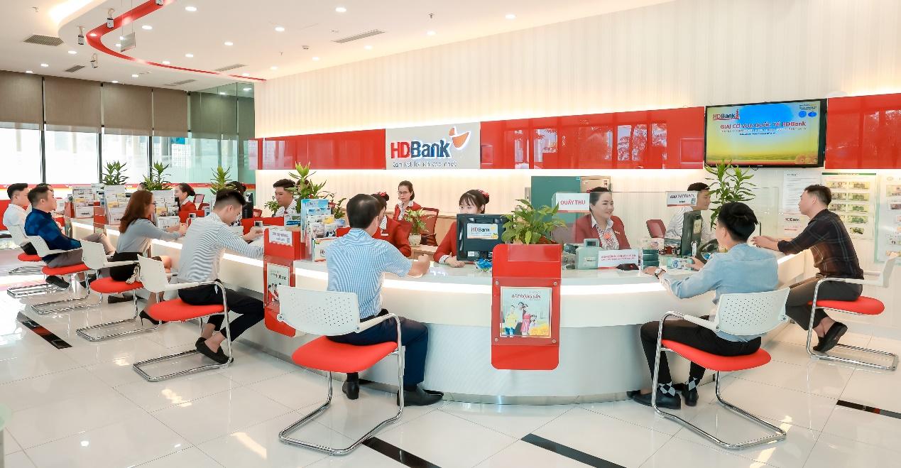 Chủ tịch HĐQT HDBank nói gì với cổ đông, nhà đầu tư trong kỳ ĐHCĐ 2023? - Ảnh 4. Chủ tịch HĐQT HDBank nói gì với cổ đông, nhà đầu tư trong kỳ ĐHCĐ 2023? - Ảnh 4.