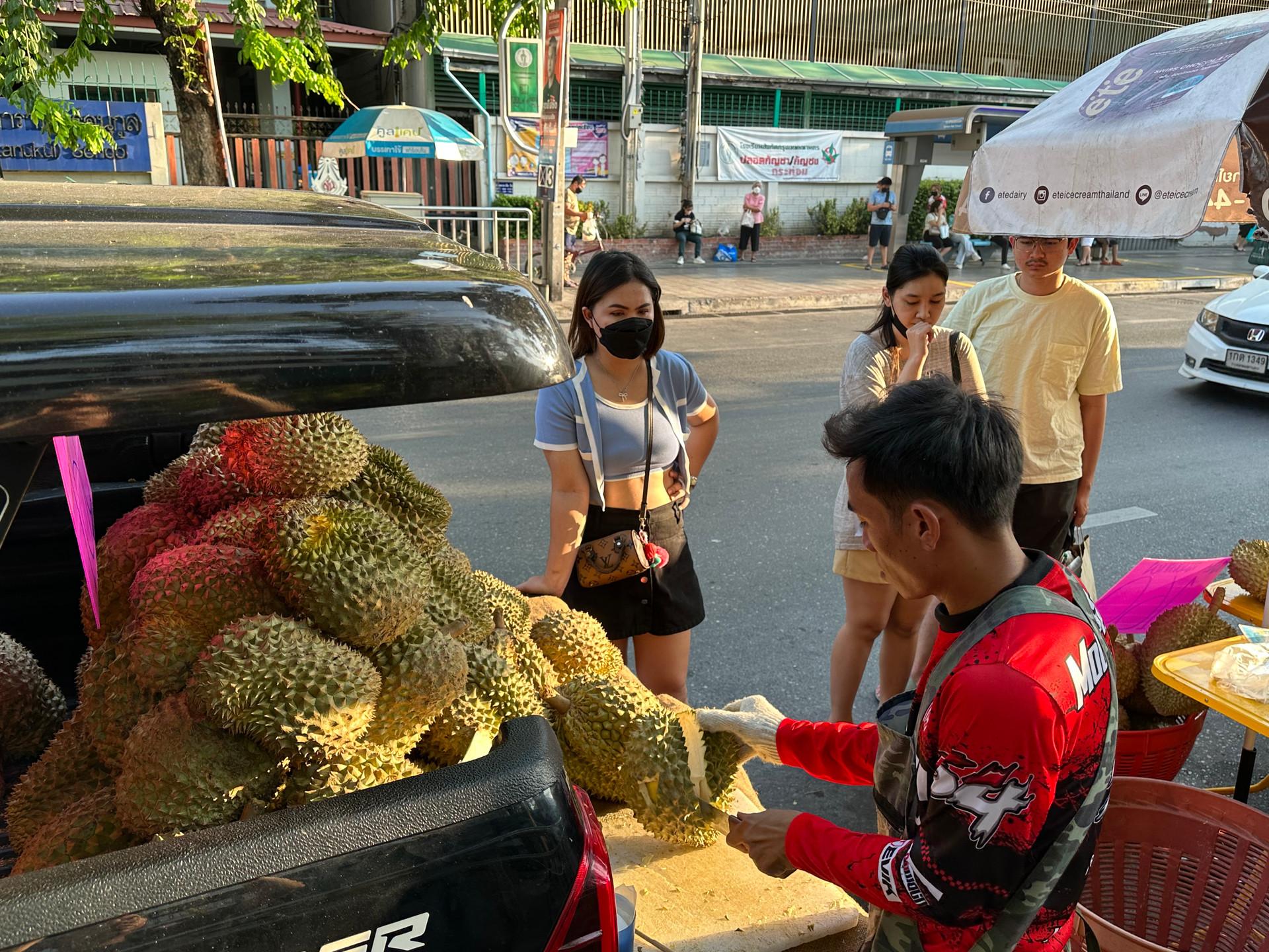 Láng giềng Việt Nam phấn khởi vì giá một mặt hàng bỗng tăng vọt nhờ Trung Quốc - Ảnh 3.