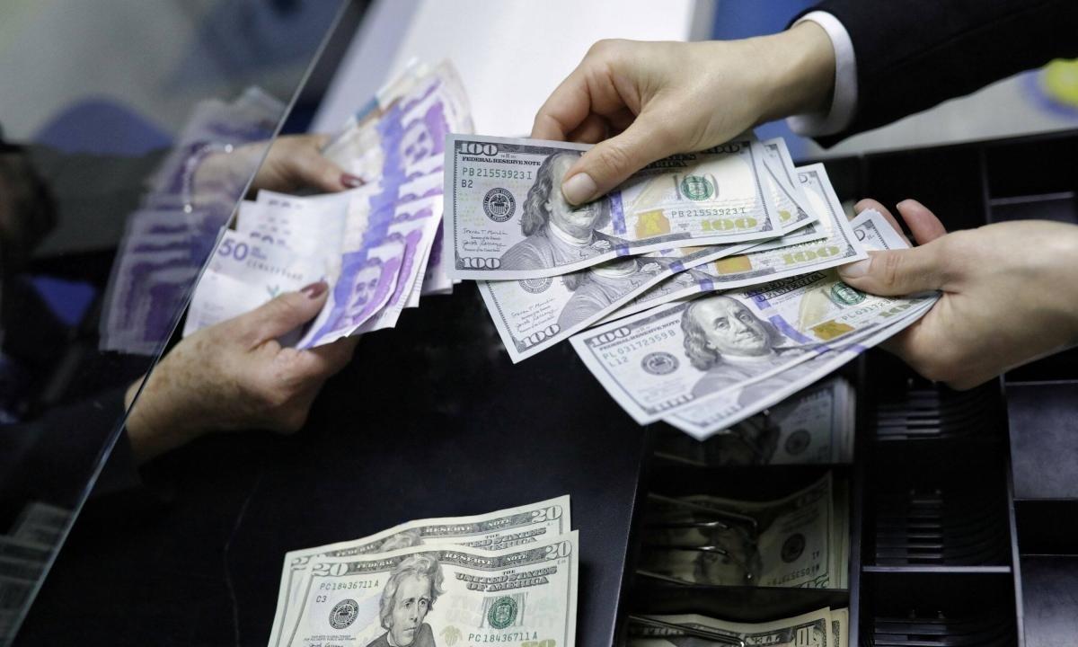 Vì sao USD tăng mạnh giữa lúc Mỹ sắp vỡ nợ? - Ảnh 1. Vì sao USD tăng mạnh giữa lúc Mỹ sắp vỡ nợ? - Ảnh 1.