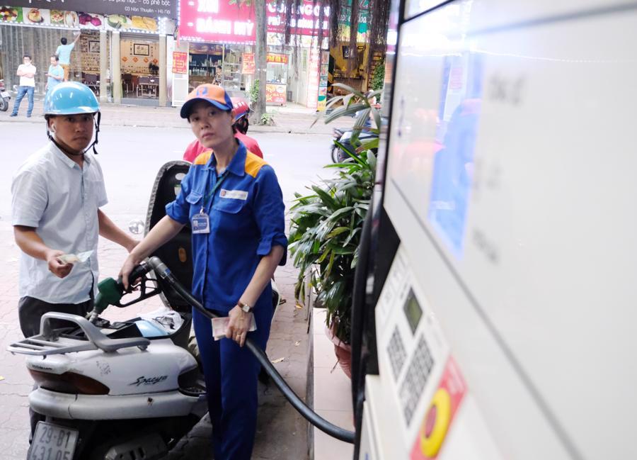 Giá xăng hôm nay (22/5) có thể tăng nhẹ. Ảnh: Phạm Hùng
