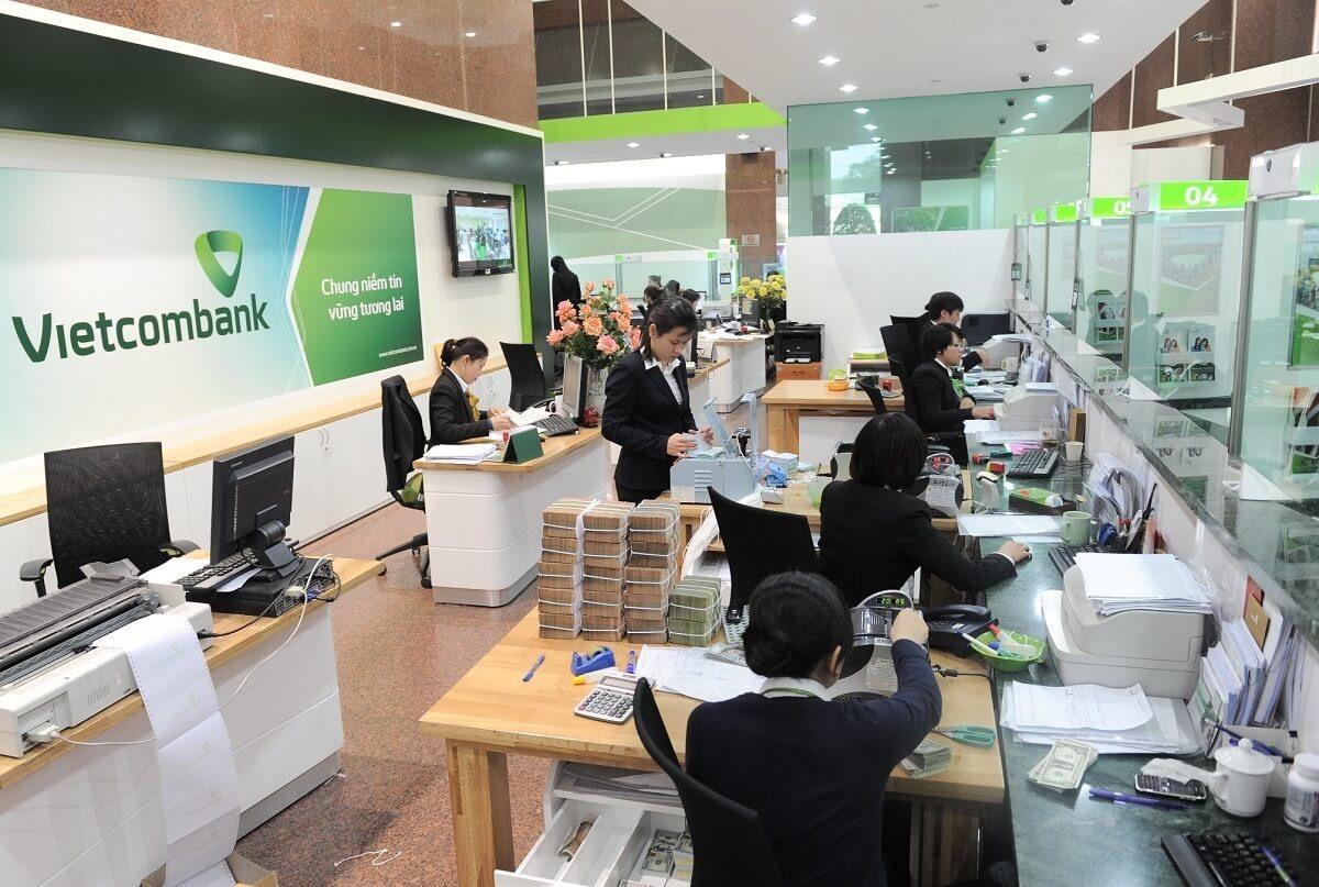 Giữ vững vị thế, Vietcombank tiên phong hỗ trợ phục hồi kinh tế