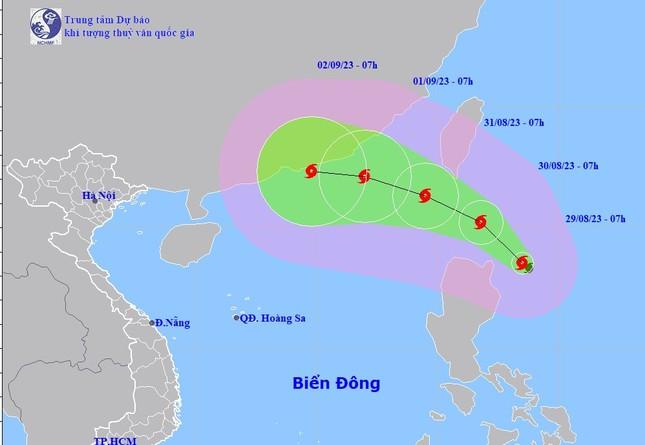 Bão Sao La sắp vào Biển Đông, cường độ rất mạnh - Ảnh 1.