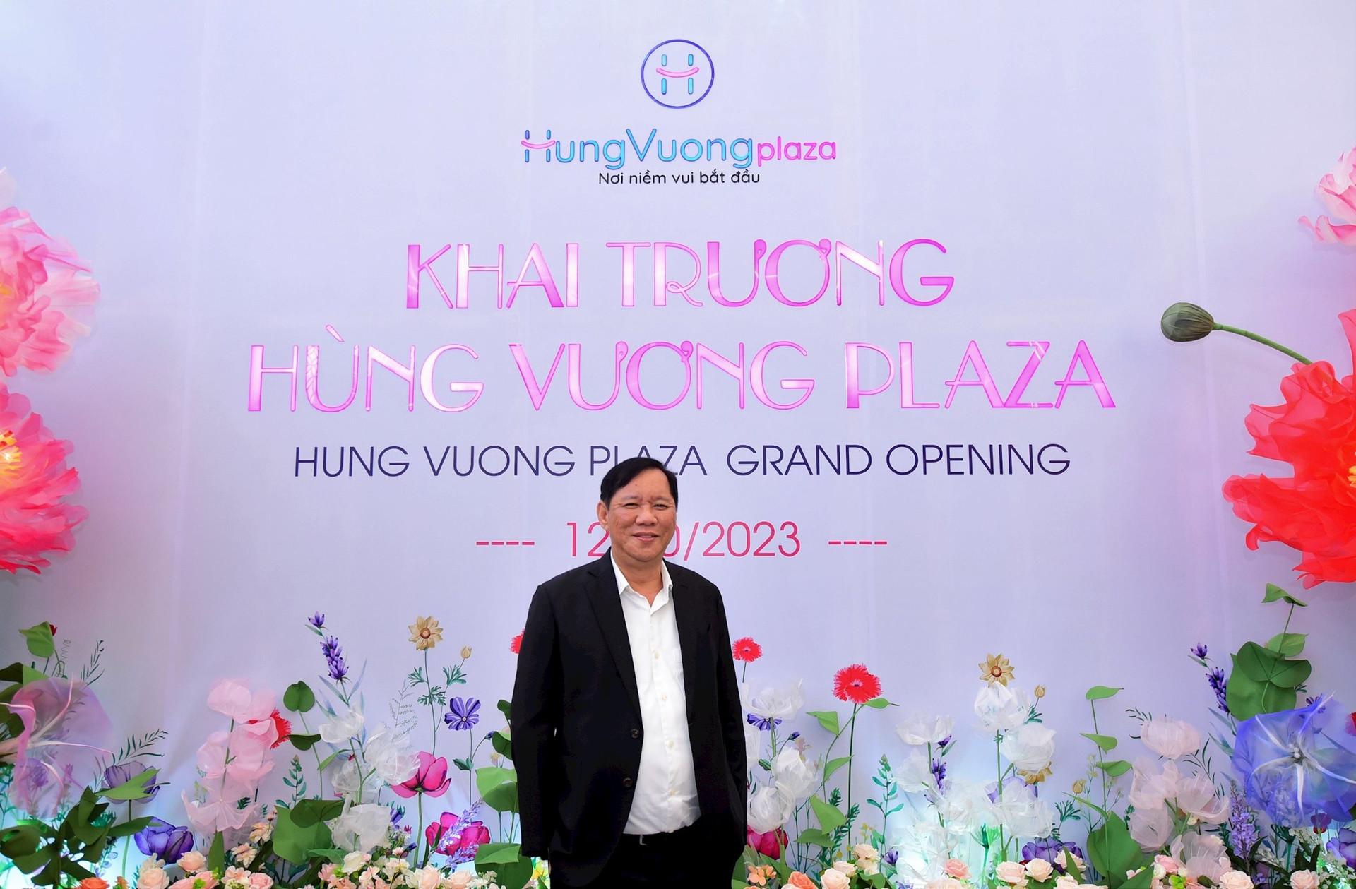 Ông chủ KIDO và cuộc chơi TTTM: Vạn Hạnh Mall “thu 10 đồng lãi 3 đồng”, Hùng Vương Plaza mới ra mắt đã được lấp đầy, doanh thu năm đầu ước tính 250 tỷ đồng - Ảnh 1.