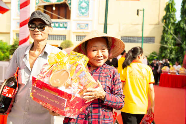 Coca-Cola Việt Nam mang Tết diệu kỳ đến hàng nghìn hoàn cảnh khó khăn - Ảnh 2.