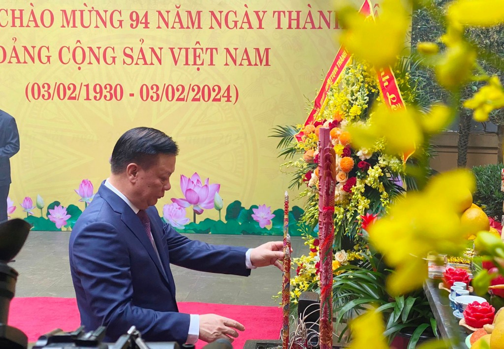 Lãnh đạo TP Hà Nội dâng hương tưởng niệm Tổng Bí thư Trần Phú