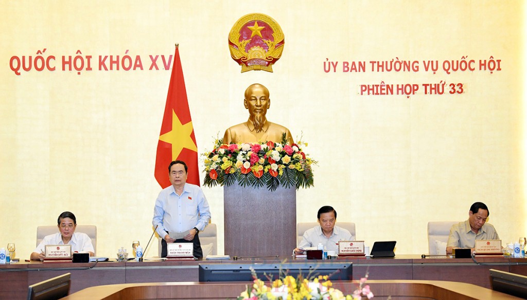 Quang cảnh phiên họp.