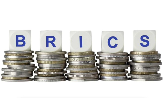 BRICS tăng tốc phát triển đồng tiền chung thay thế đồng USD